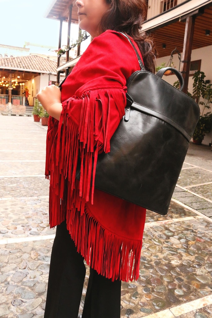 MOCHILA CUERO