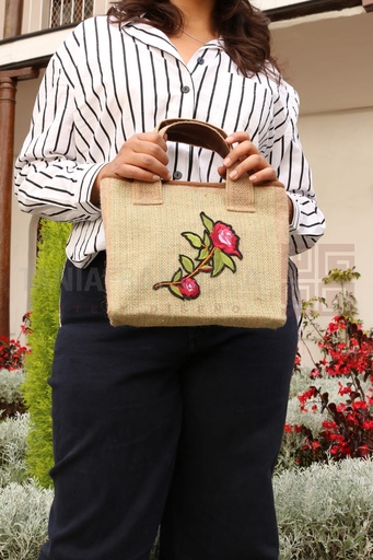 [LFY13] BOLSO YUTE TEJIDO, FLOR COSIDA